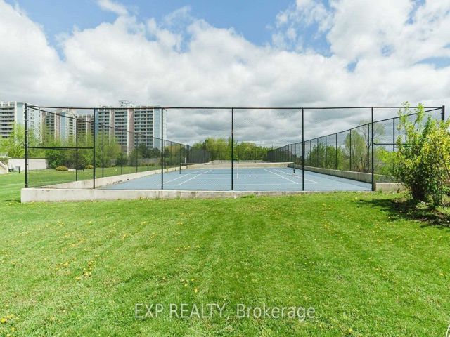 1204 - 5 Greystone Walk Dr