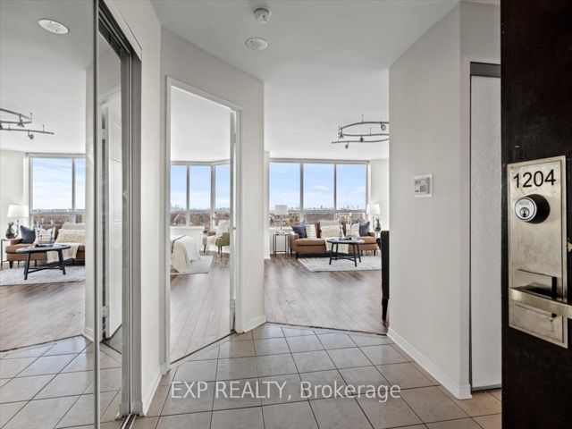 1204 - 5 Greystone Walk Dr