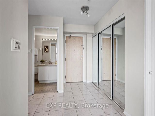 1204 - 5 Greystone Walk Dr