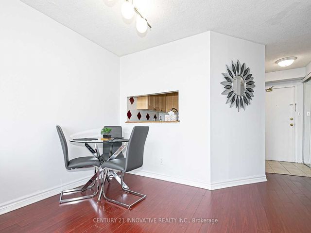 1111 - 2550 Lawrence Ave E