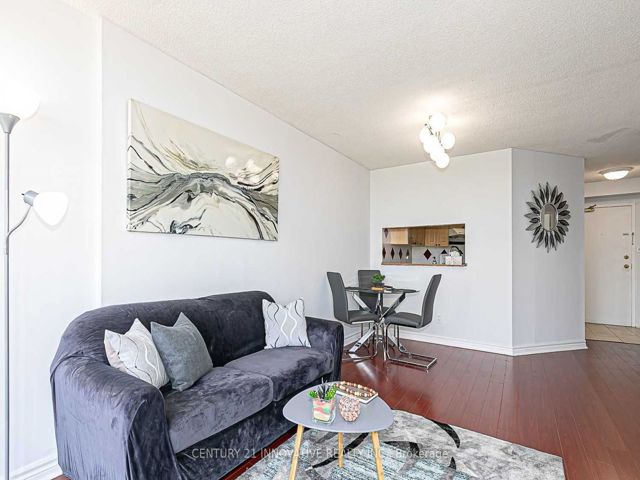 1111 - 2550 Lawrence Ave E