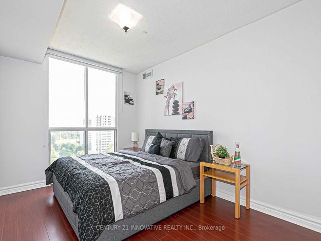 1111 - 2550 Lawrence Ave E