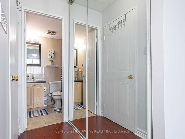 1111 - 2550 Lawrence Ave E