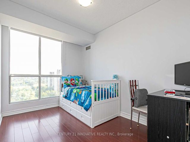 1111 - 2550 Lawrence Ave E