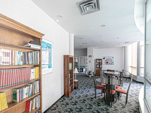 1111 - 2550 Lawrence Ave E