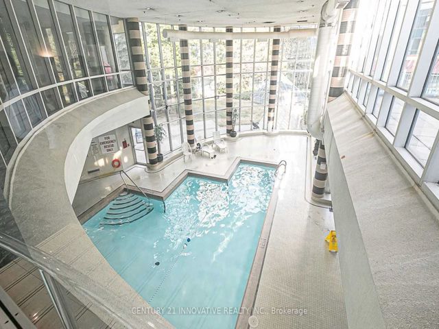 1111 - 2550 Lawrence Ave E