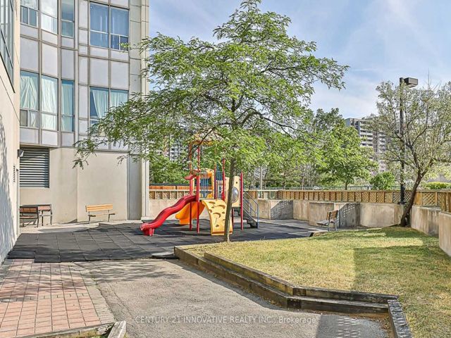 1111 - 2550 Lawrence Ave E