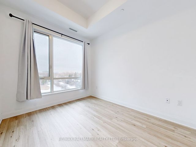 421 - 3220 Sheppard Ave E