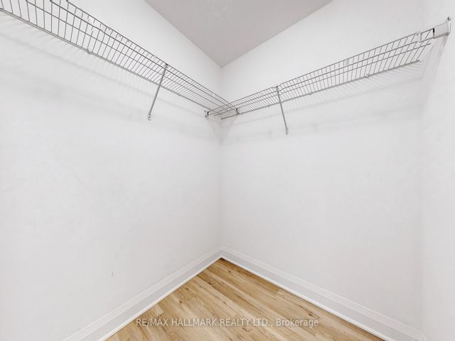 421 - 3220 Sheppard Ave E