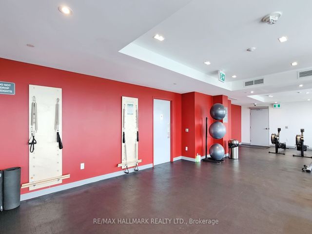 421 - 3220 Sheppard Ave E