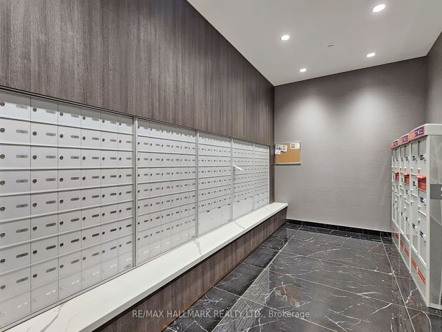 421 - 3220 Sheppard Ave E