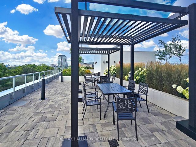 421 - 3220 Sheppard Ave E
