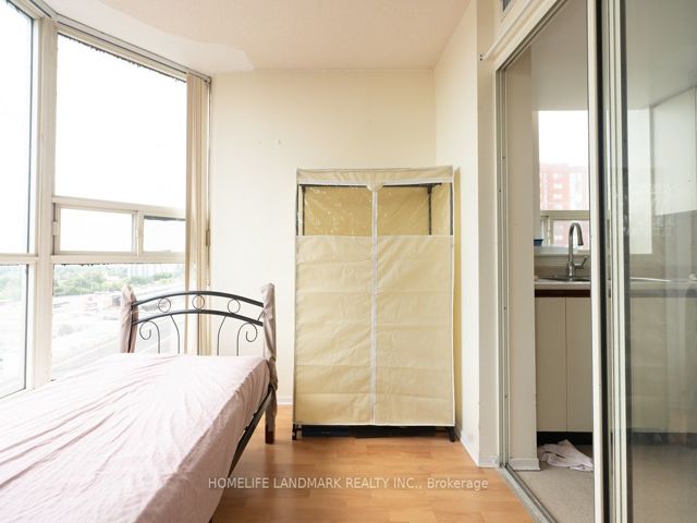 1005 - 2466 Eglinton Ave E