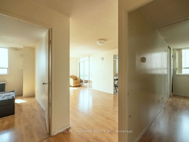 1005 - 2466 Eglinton Ave E