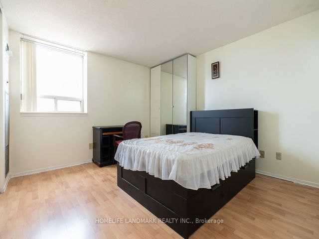 1005 - 2466 Eglinton Ave E