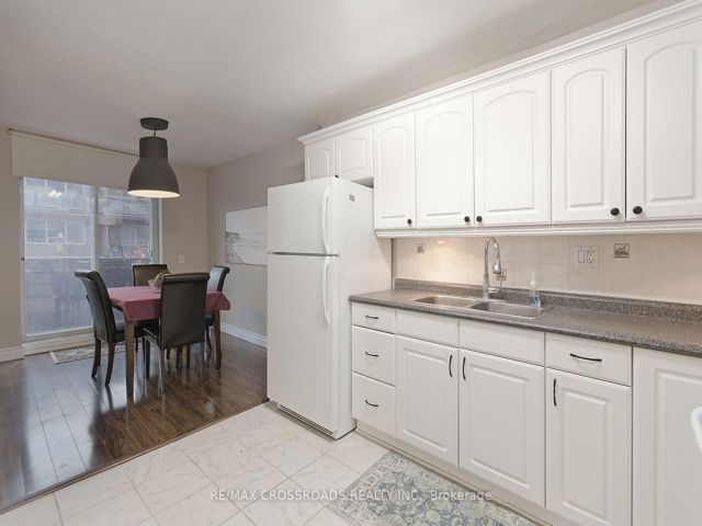 306 - 800 Kennedy Rd