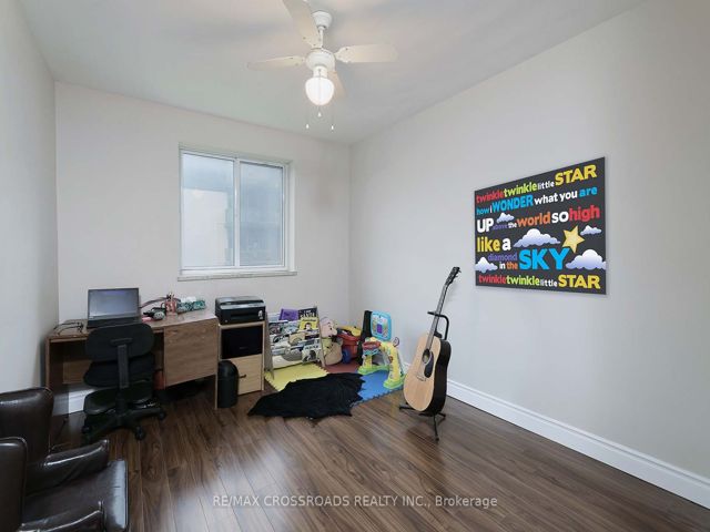 306 - 800 Kennedy Rd