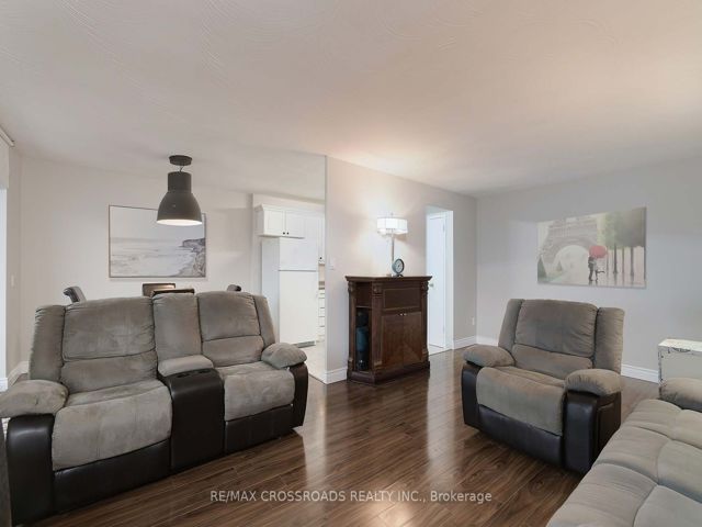 306 - 800 Kennedy Rd