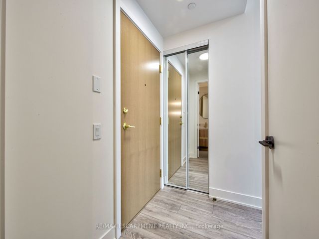 514 - 1285 Queen St E