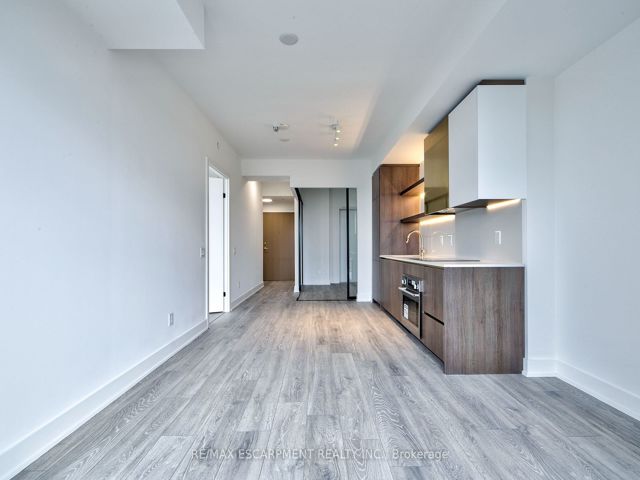 514 - 1285 Queen St E