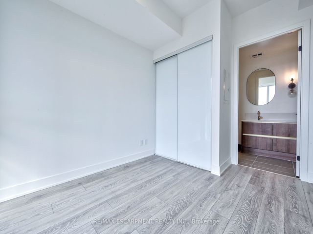 514 - 1285 Queen St E