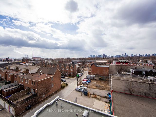 514 - 1285 Queen St E