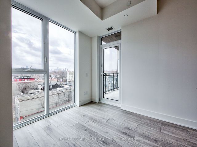 514 - 1285 Queen St E