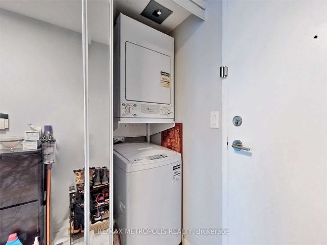 2602 - 36 Lee Centre Dr