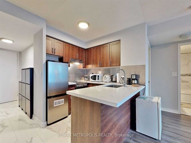 2602 - 36 Lee Centre Dr