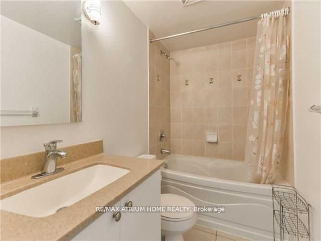 1523 - 238 Bonis Ave