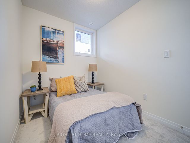 21 - 155 Tapscott Rd