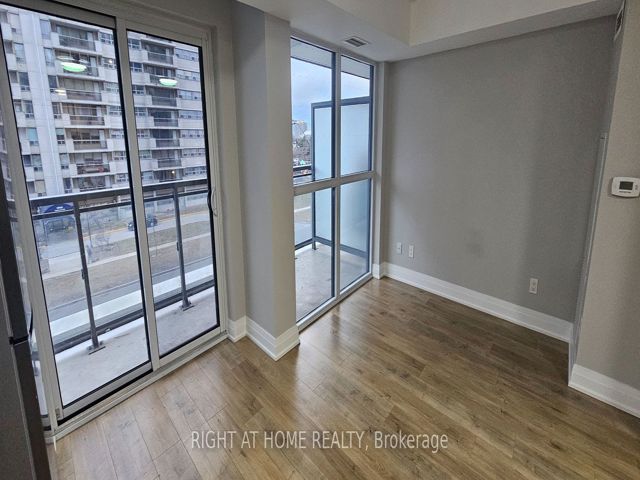 306 - 30 Meadowglen Pl