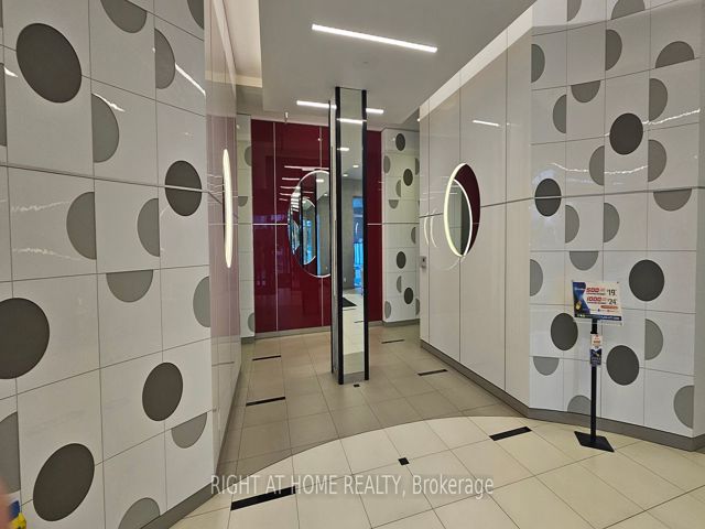 306 - 30 Meadowglen Pl