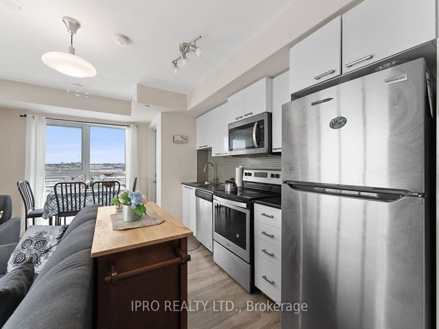 1609 - 2150 Lawrence Ave E