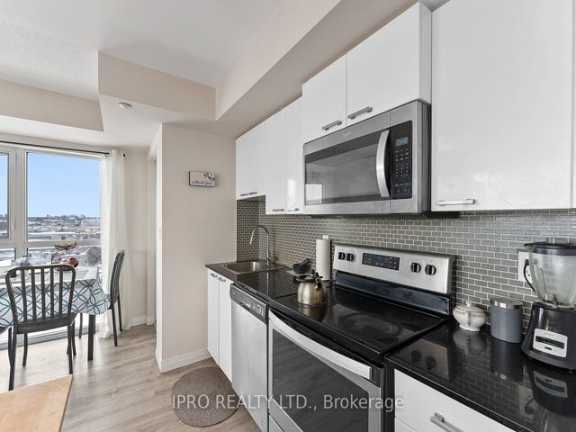 1609 - 2150 Lawrence Ave E
