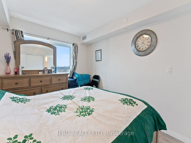 1609 - 2150 Lawrence Ave E