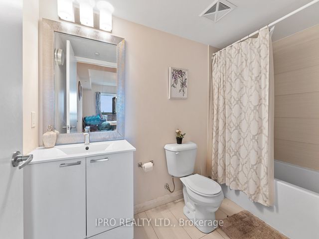1609 - 2150 Lawrence Ave E