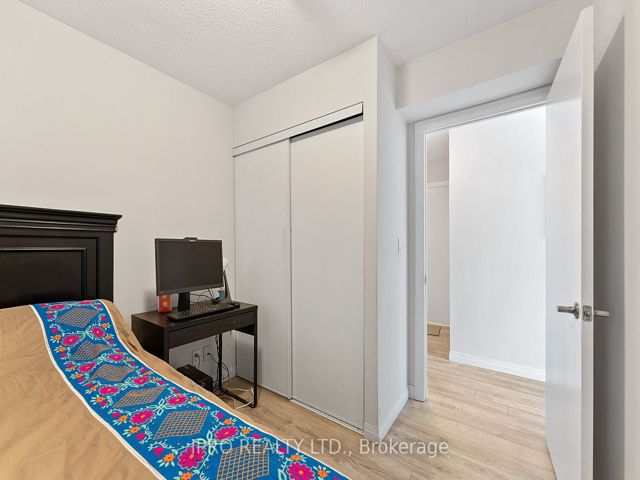 1609 - 2150 Lawrence Ave E