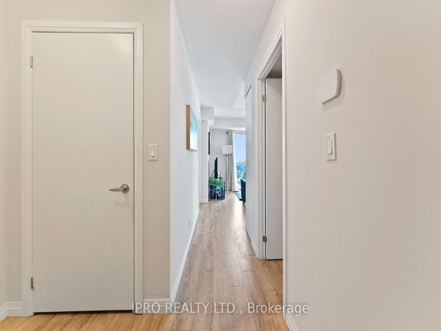 1609 - 2150 Lawrence Ave E