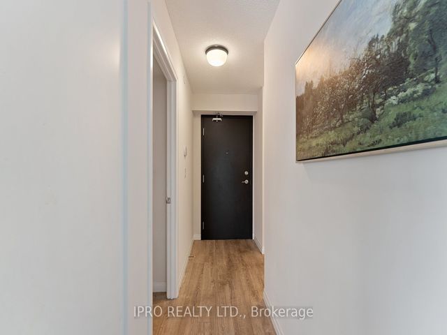 1609 - 2150 Lawrence Ave E