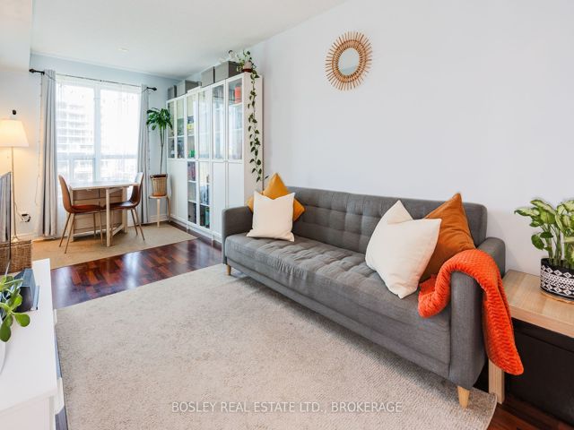408 - 60 Fairfax Cres