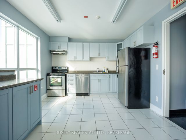 408 - 60 Fairfax Cres