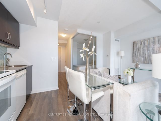 704 - 30 Meadowglen Pl