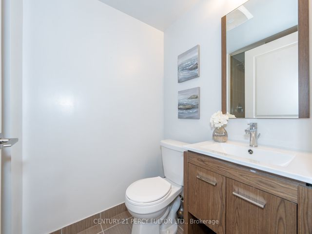 704 - 30 Meadowglen Pl