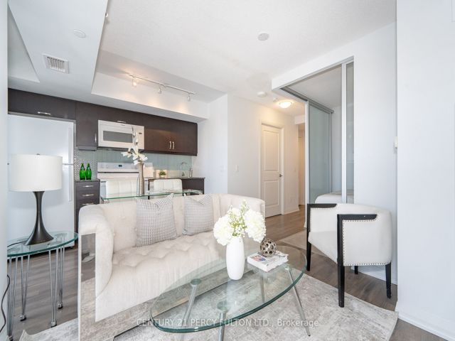 704 - 30 Meadowglen Pl