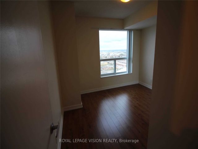 3016 - 36 Lee Centre Dr