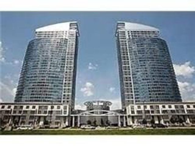 3016 - 36 Lee Centre Dr