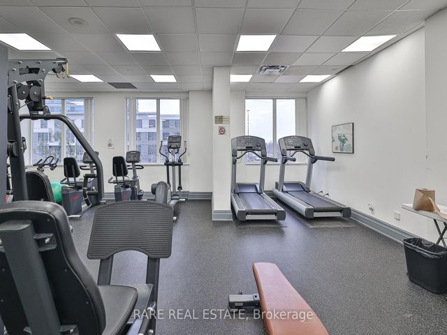 1016 - 11 Lee Centre Dr