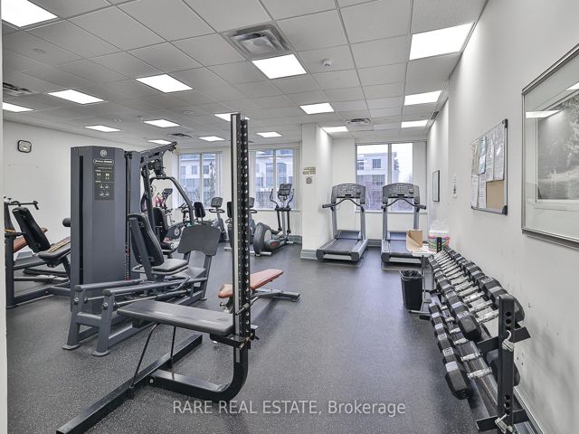 1016 - 11 Lee Centre Dr