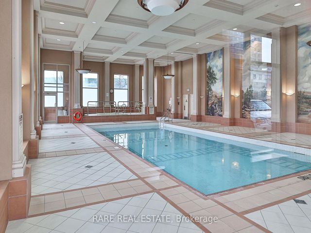 1016 - 11 Lee Centre Dr